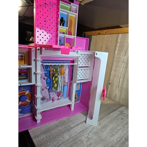 Barbie Dream Closet Playset HBV28 2021 Mattel Pink Fold-Out Closet w/ Hangers - Picture 8 of 15